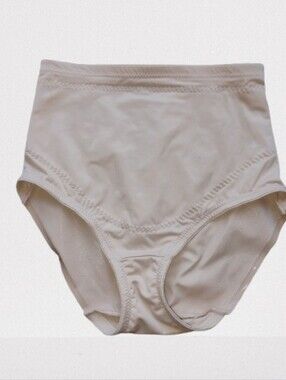 NWT Miraclesuit Wonderful Edge Extra Firm Shaping Brief Nude M